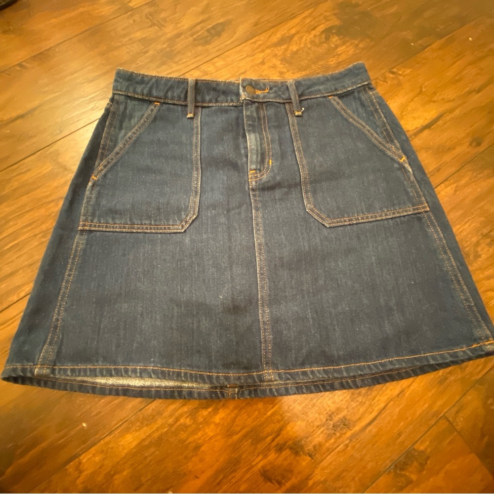 Old Navy Women’s Dark Wash Denim Mini Skirt - Size 6